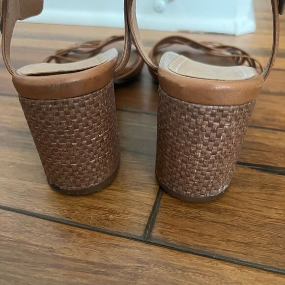 Vionic Tan Leather Peony Woven Block Heeled Sandals 10 - Picture 3 of 8